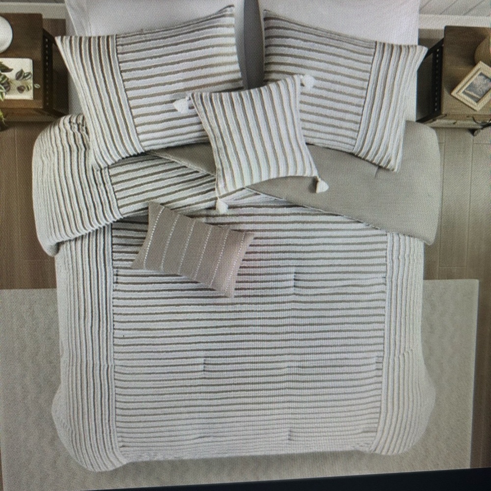 Striped Tan/Cream Bedding Set